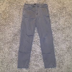 Men’s American Eagle Gray Chino Size 29 x 30